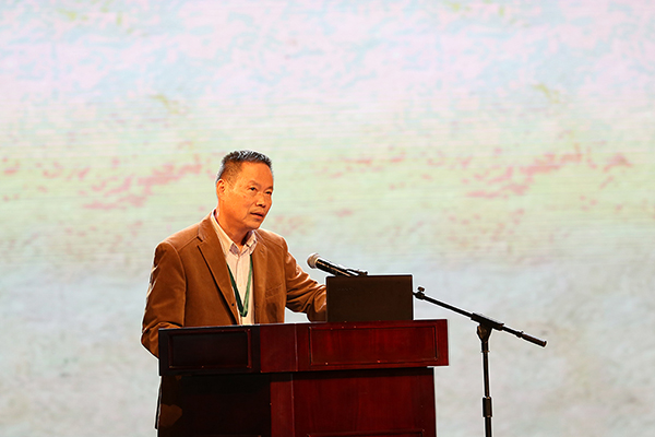 第二场论坛朱以撒做演讲