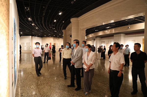 观展现场.jpg