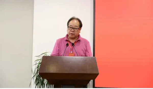 上海市书协主席丁申阳讲话.jpg
